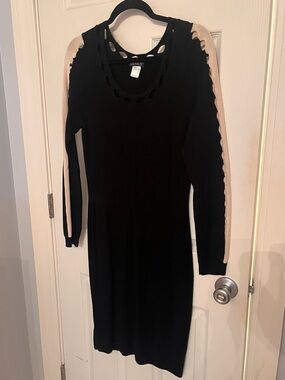 VENUS Black Knit Long-Sleeve Dress with Cream Sleeve Trim